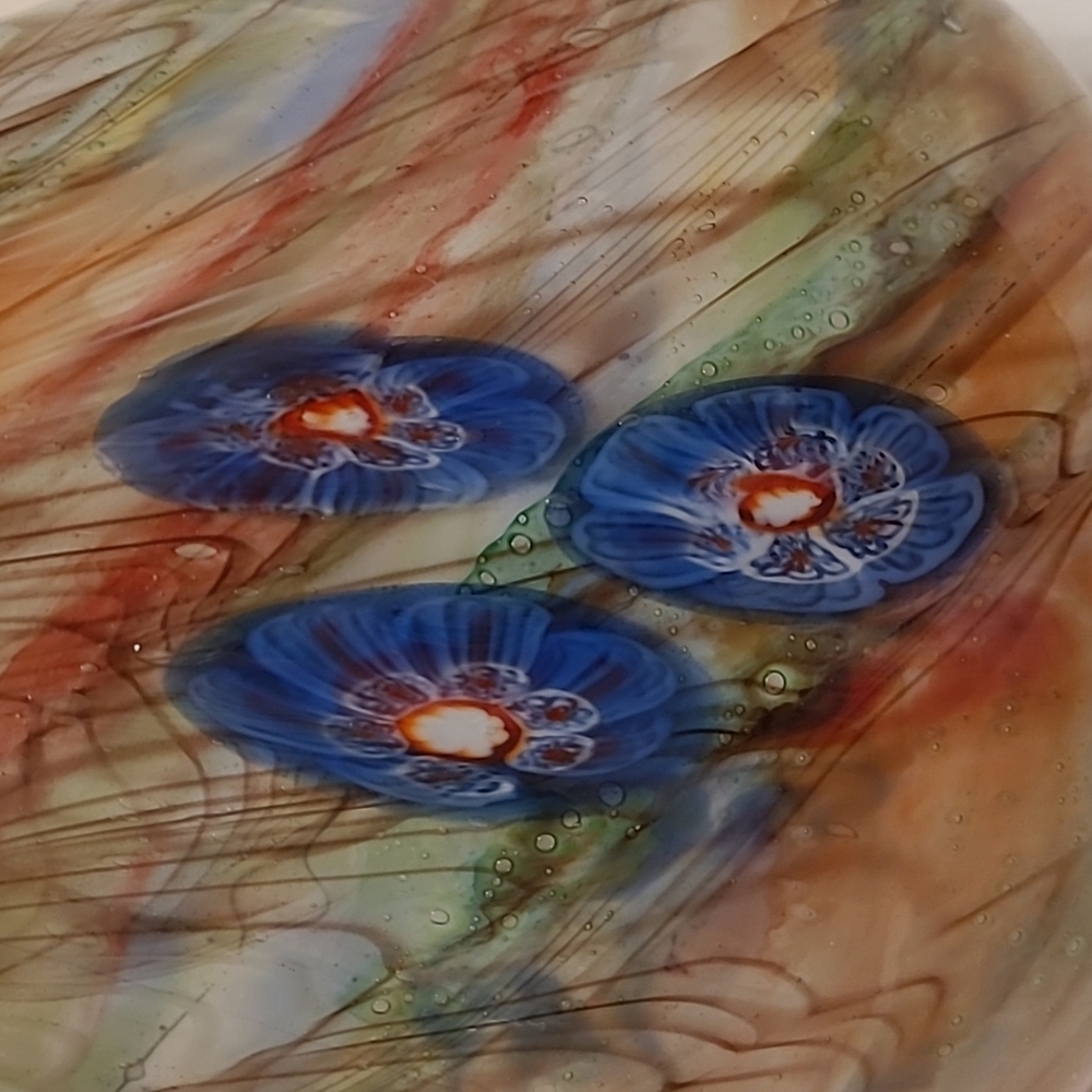 Beautiful Handblown Glass Vase - Picture 8 of 16